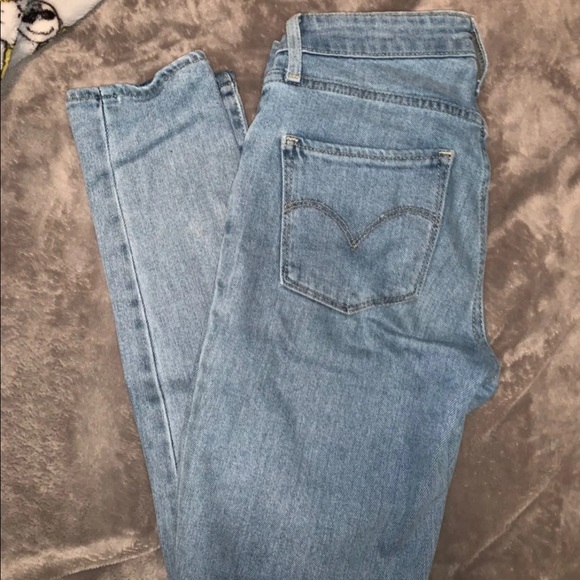 levi high rise skinny - Picture 3 of 4